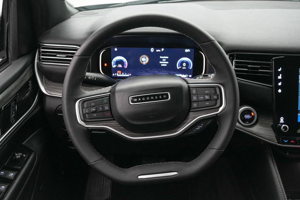 Used 2024 Jeep Wagoneer L Series II w/ Flexible Seating Group image 13