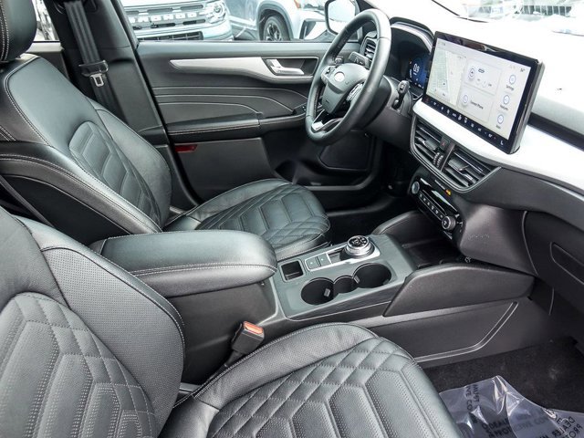 Certified 2024 Ford Escape Platinum w/ Premium Technology Package image 32