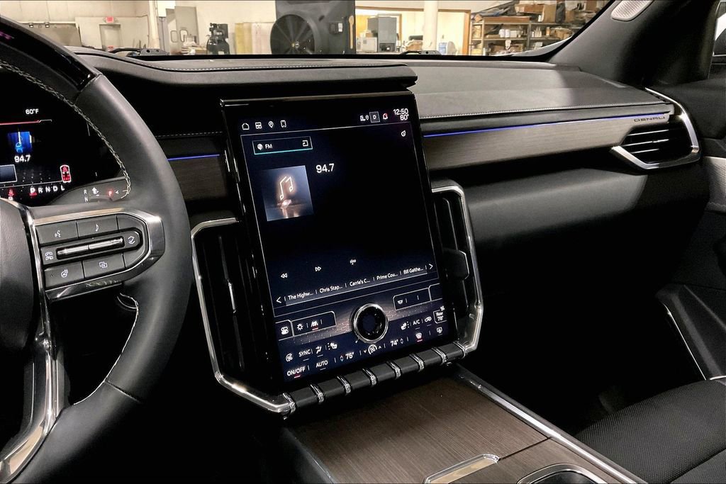 Used 2024 GMC Acadia Denali w/ Super Cruise Package image 8