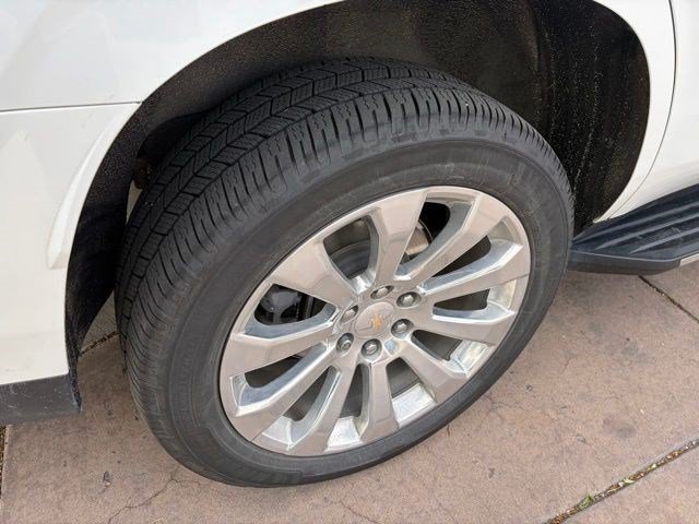 Used 2023 Chevrolet Tahoe Premier AWD/4WD image 15