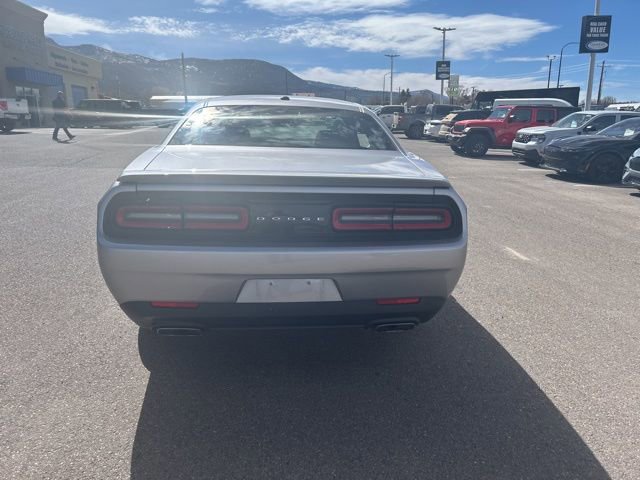 Used 2017 Dodge Challenger R/T image 5