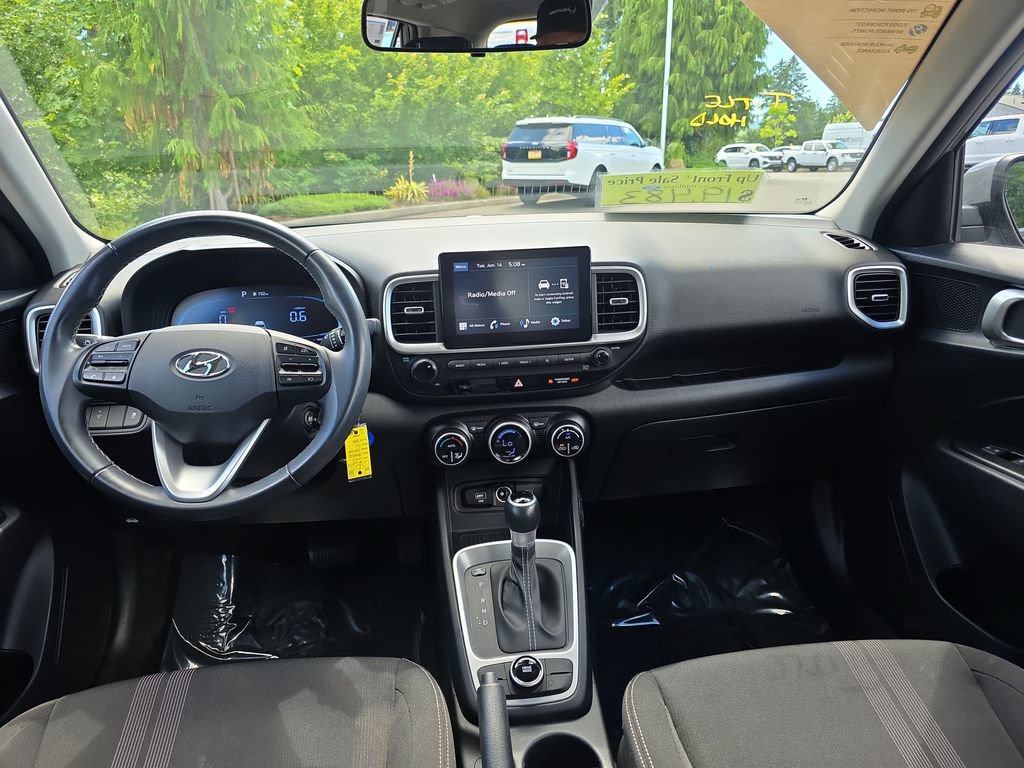 Used 2023 Hyundai Venue SEL FWD image 7