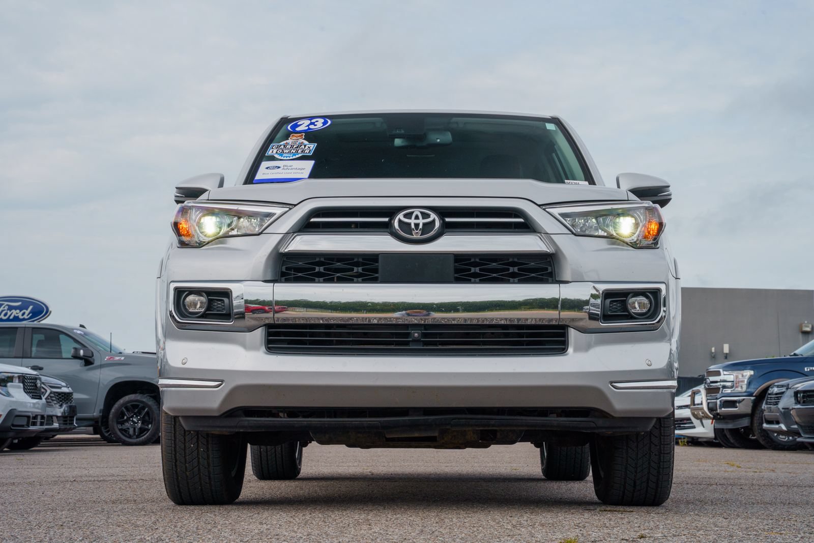 Used 2023 Toyota 4Runner Limited AWD/4WD image 3