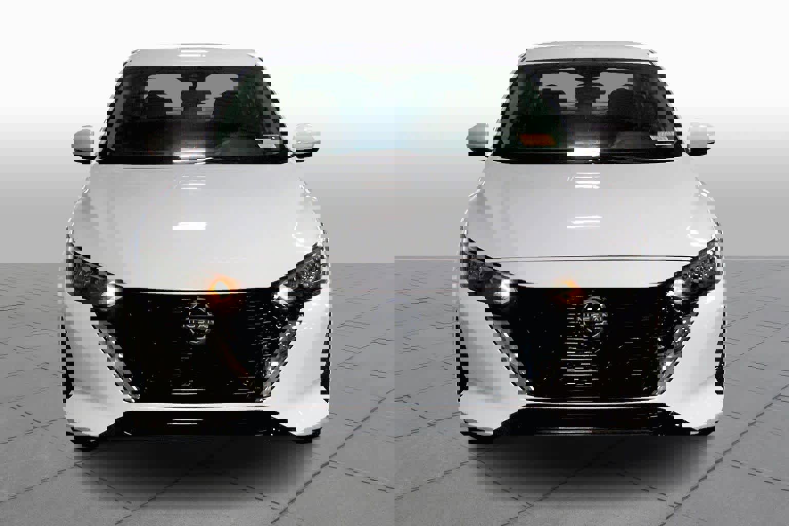 Used 2024 Nissan Sentra SV image 3