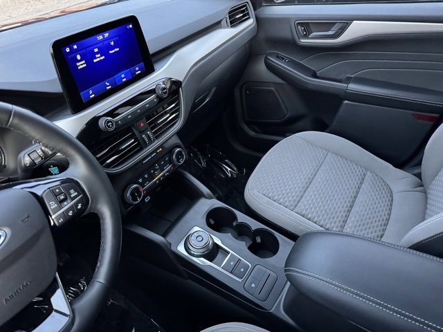 Certified 2022 Ford Escape SE w/ SE Sport Appearance Package image 15