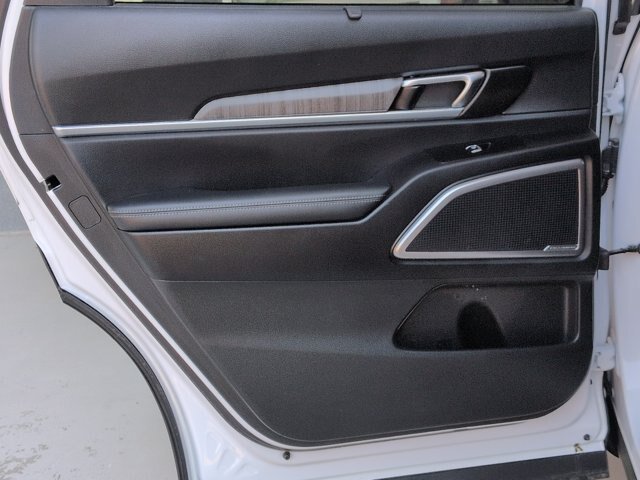 Used 2024 Kia Telluride EX w/ EX Captain's Chair Package FWD image 30