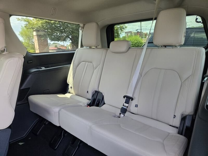 Certified 2024 Ford Expedition Max Platinum AWD/4WD image 17