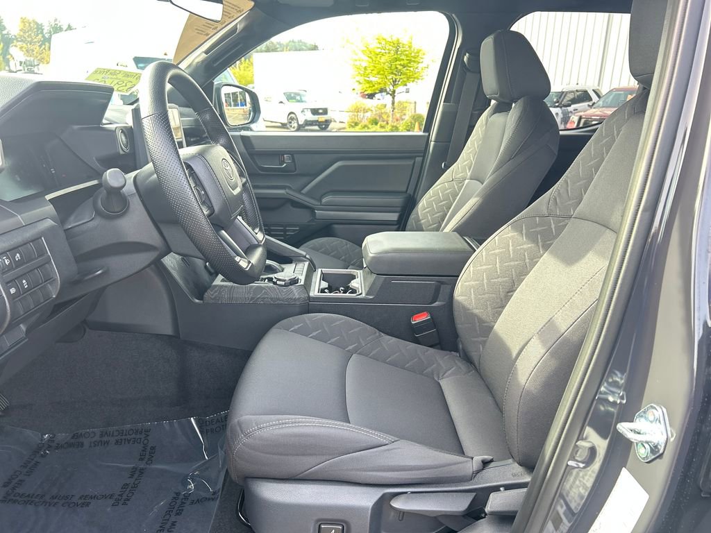 Used 2025 Toyota Tacoma SR5 AWD/4WD image 5