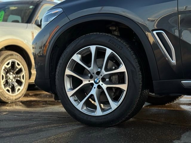 Used 2022 BMW X5 xDrive40i AWD/4WD image 45