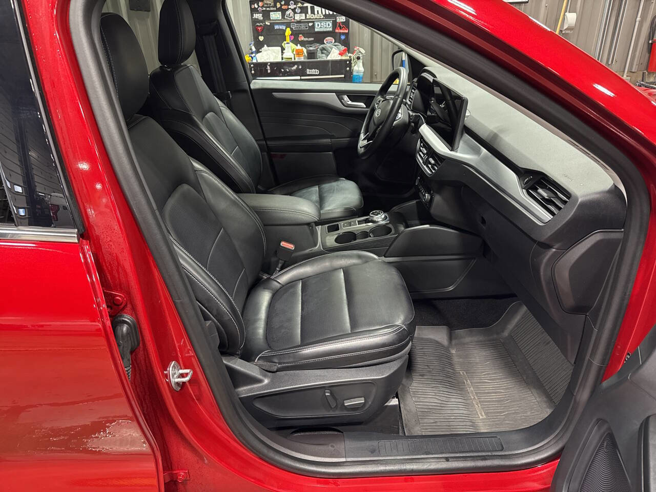 Certified 2024 Ford Escape Platinum image 18