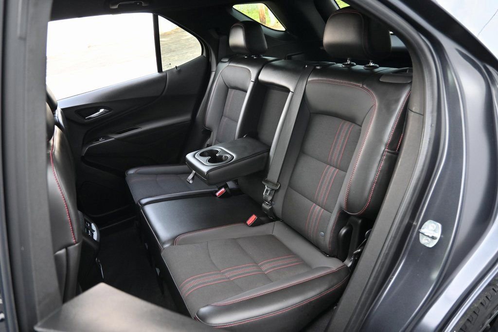 Used 2022 Chevrolet Equinox RS w/ Infotainment Package image 27