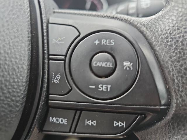 Used 2025 Toyota RAV4 XLE FWD image 17