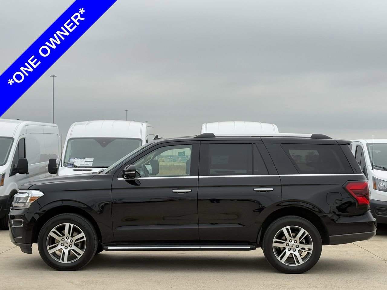 Certified 2022 Ford Expedition Limited image 3