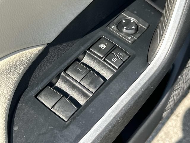 Used 2020 Toyota RAV4 XLE w/ Convenience Package FWD image 31