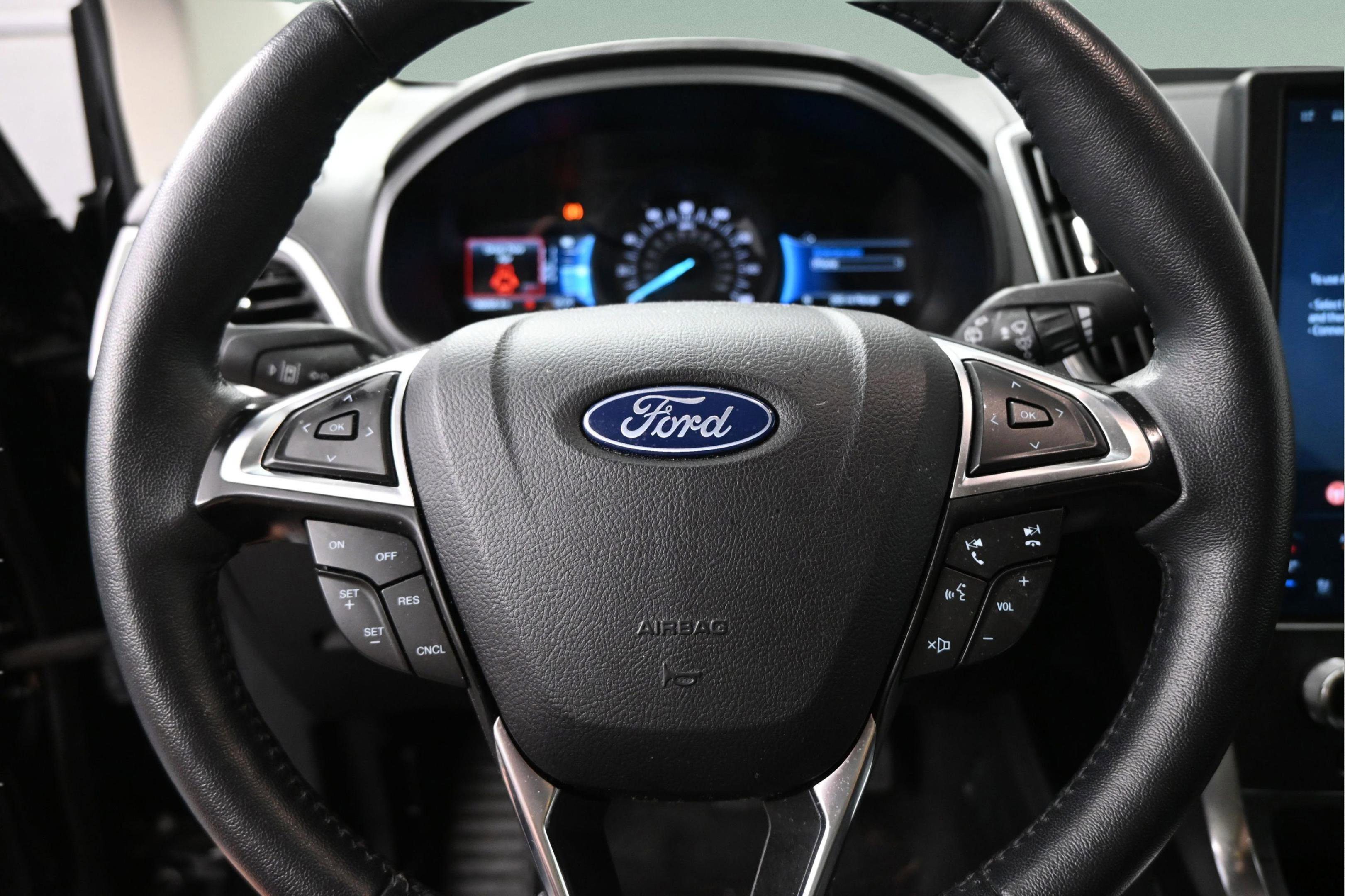 Certified 2024 Ford Edge Titanium AWD/4WD image 26
