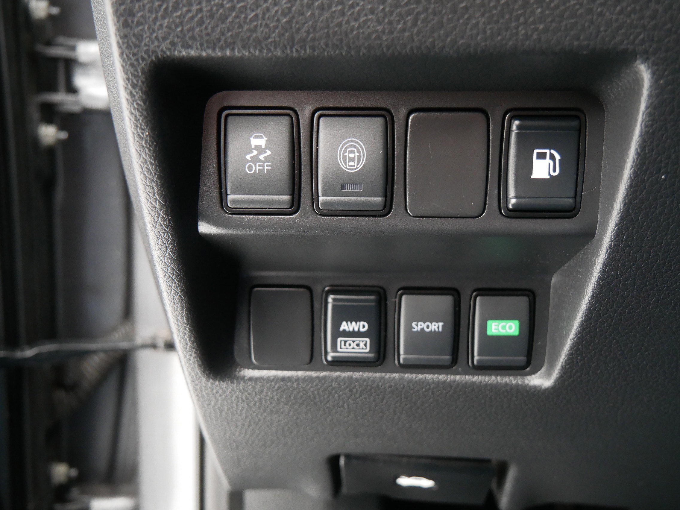 Used 2020 Nissan Rogue S image 26