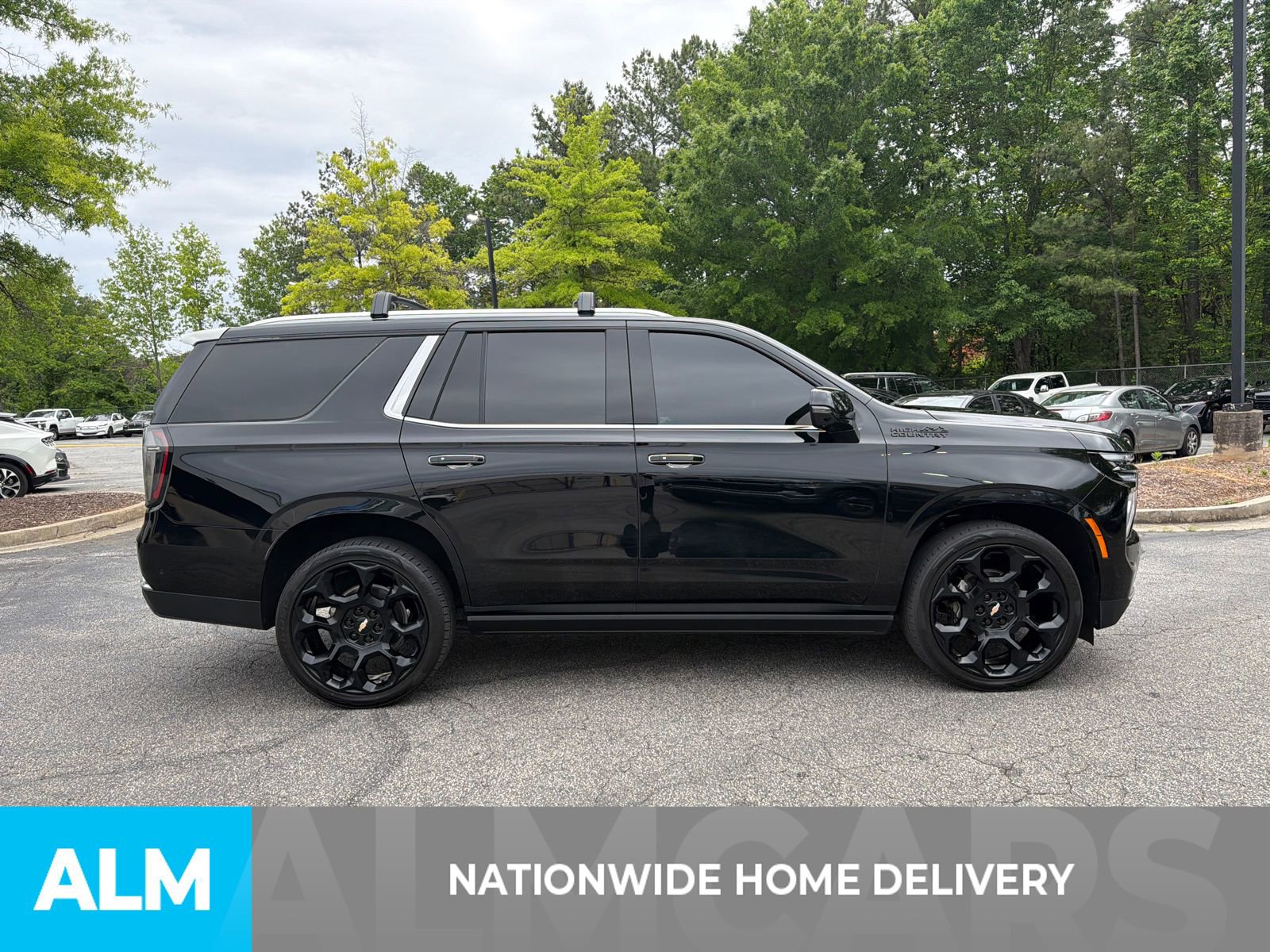 Used 2025 Chevrolet Tahoe High Country AWD/4WD image 4