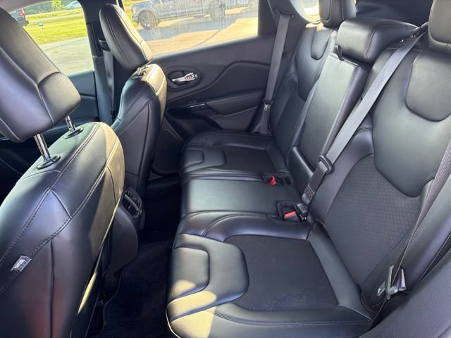 Used 2021 Jeep Cherokee Latitude Plus FWD image 10