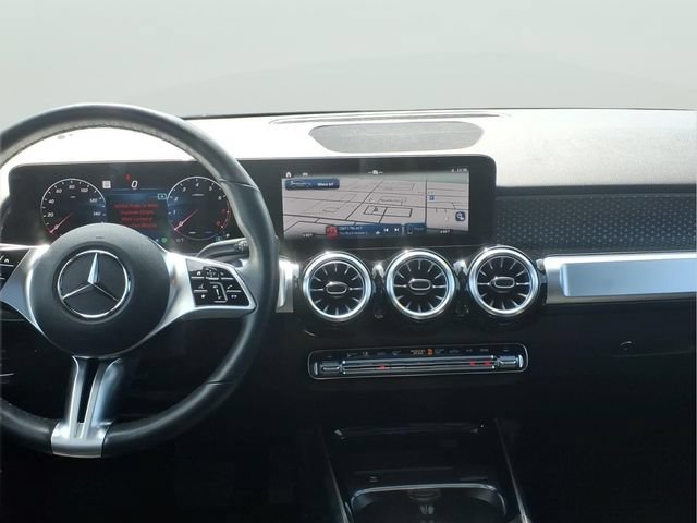 Used 2024 Mercedes-Benz GLB 250 4MATIC w/ Exclusive Package image 11