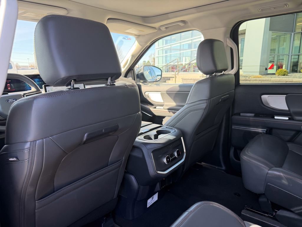 Certified 2025 Ford Expedition Active image 14