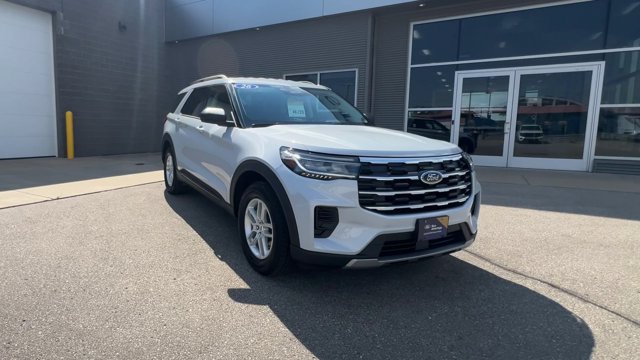 Certified 2026 Ford Explorer Active AWD/4WD image 3