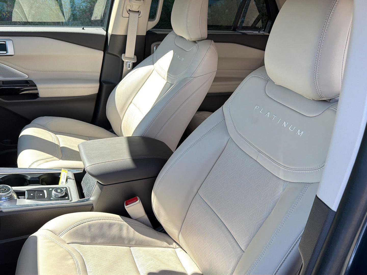 Certified 2023 Ford Explorer Platinum w/ Technology Package AWD/4WD image 31