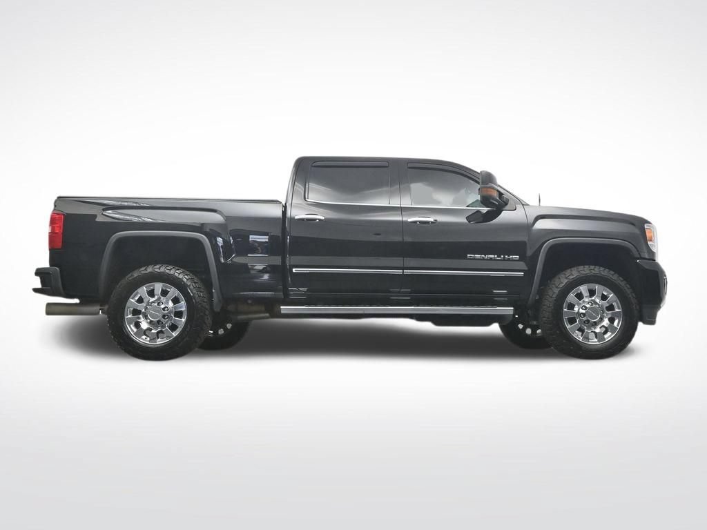 Used 2019 GMC Sierra 2500 Denali w/ Duramax Plus Package AWD/4WD image 34