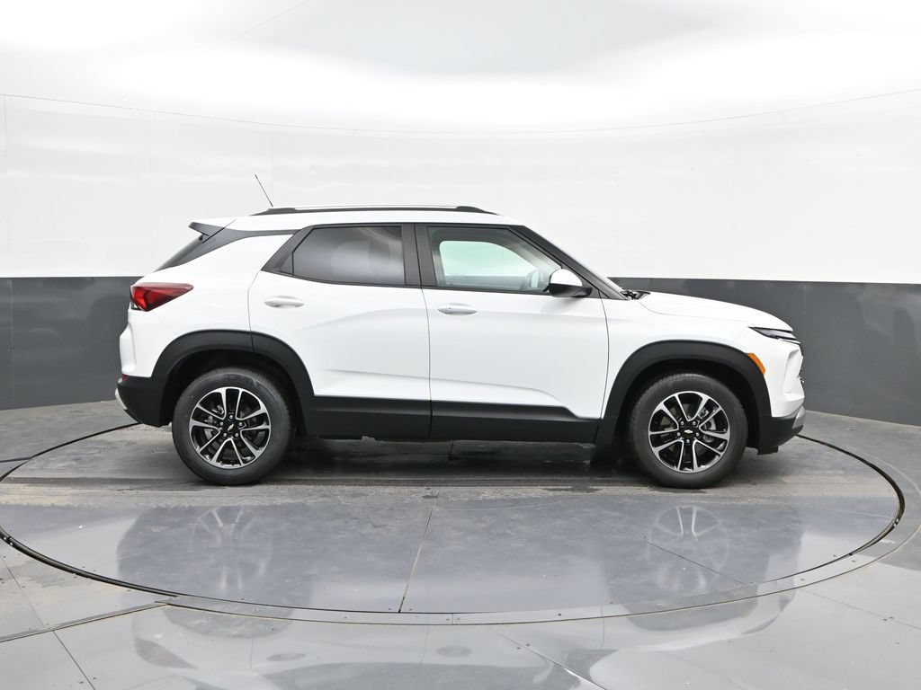 Used 2025 Chevrolet TrailBlazer LT FWD image 24