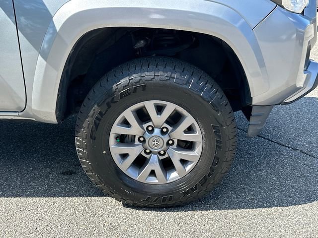 Used 2019 Toyota Tacoma SR5 AWD/4WD image 12