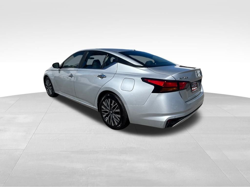 Used 2024 Nissan Altima 2.5 SV image 7