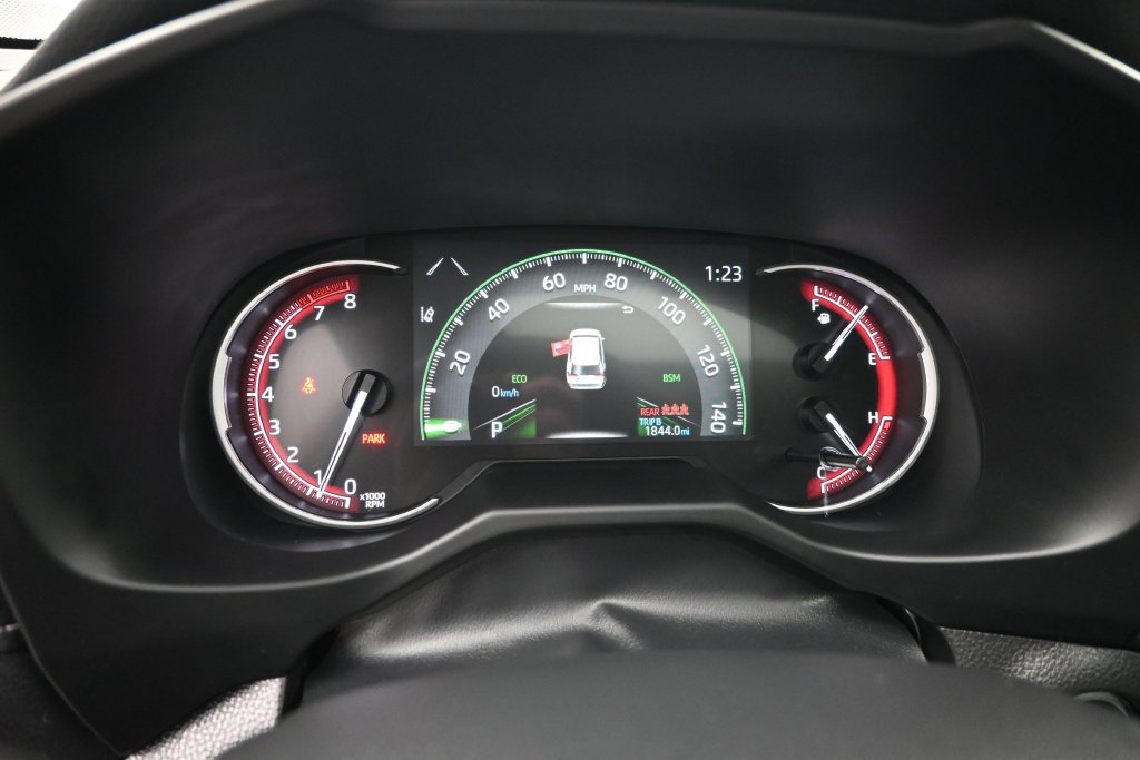Used 2025 Toyota RAV4 XLE w/ Convenience Package AWD/4WD image 11