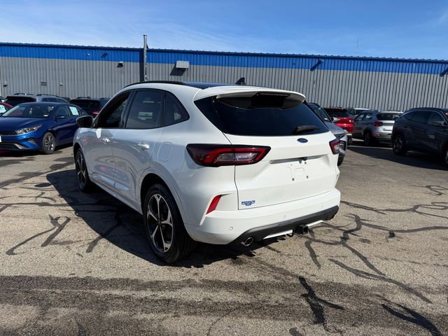 Certified 2023 Ford Escape ST-Line Select w/ Tech Pack #2 image 9