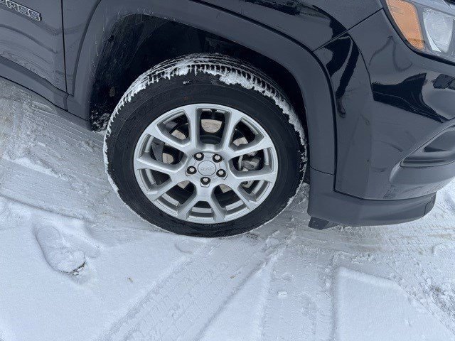 Used 2024 Jeep Compass Latitude image 36