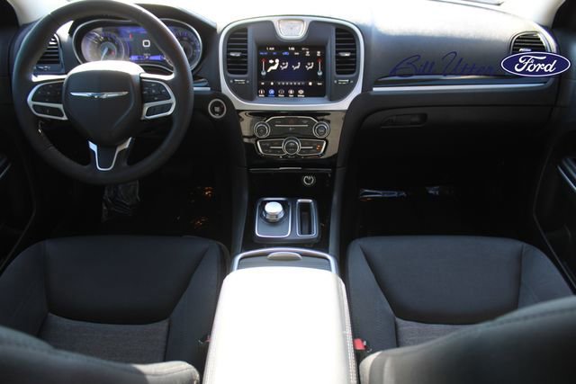 Used 2023 Chrysler 300 Touring w/ Sport Appearance Package image 15