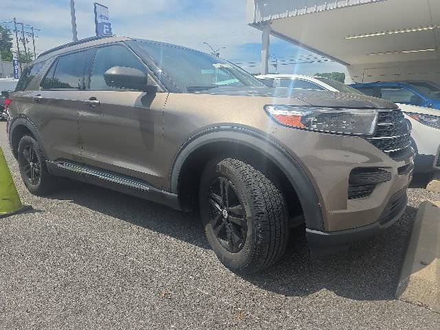 Certified 2021 Ford Explorer XLT AWD/4WD image 3