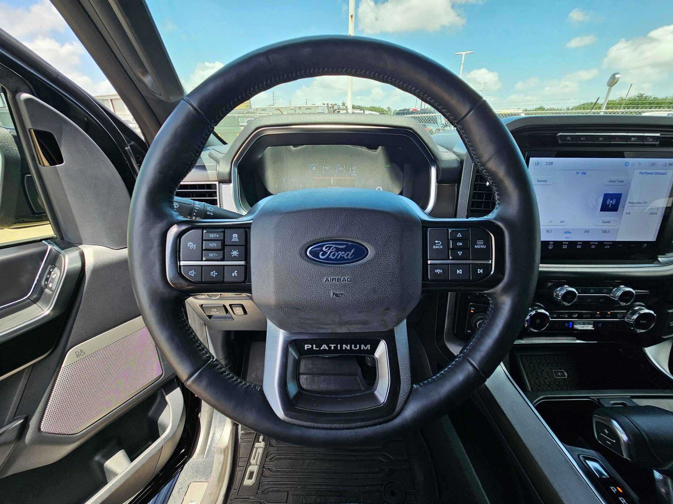 Certified 2024 Ford F150 Platinum w/ FX4 Off-Road Package AWD/4WD image 18
