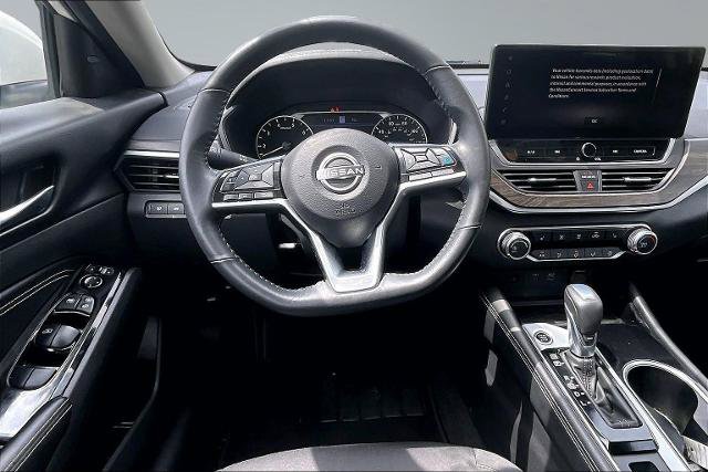 Used 2023 Nissan Altima 2.5 SV w/ SV Premium Package AWD/4WD image 5