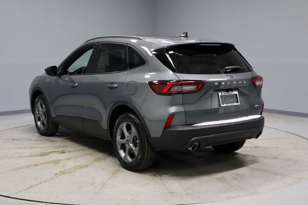 Certified 2025 Ford Escape ST-Line image 3