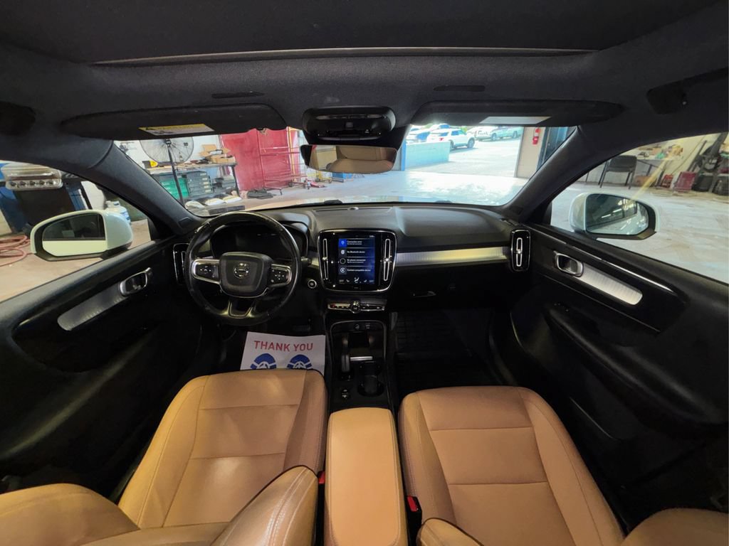 Used 2020 Volvo XC40 T5 Momentum w/ Protection Package AWD/4WD image 28