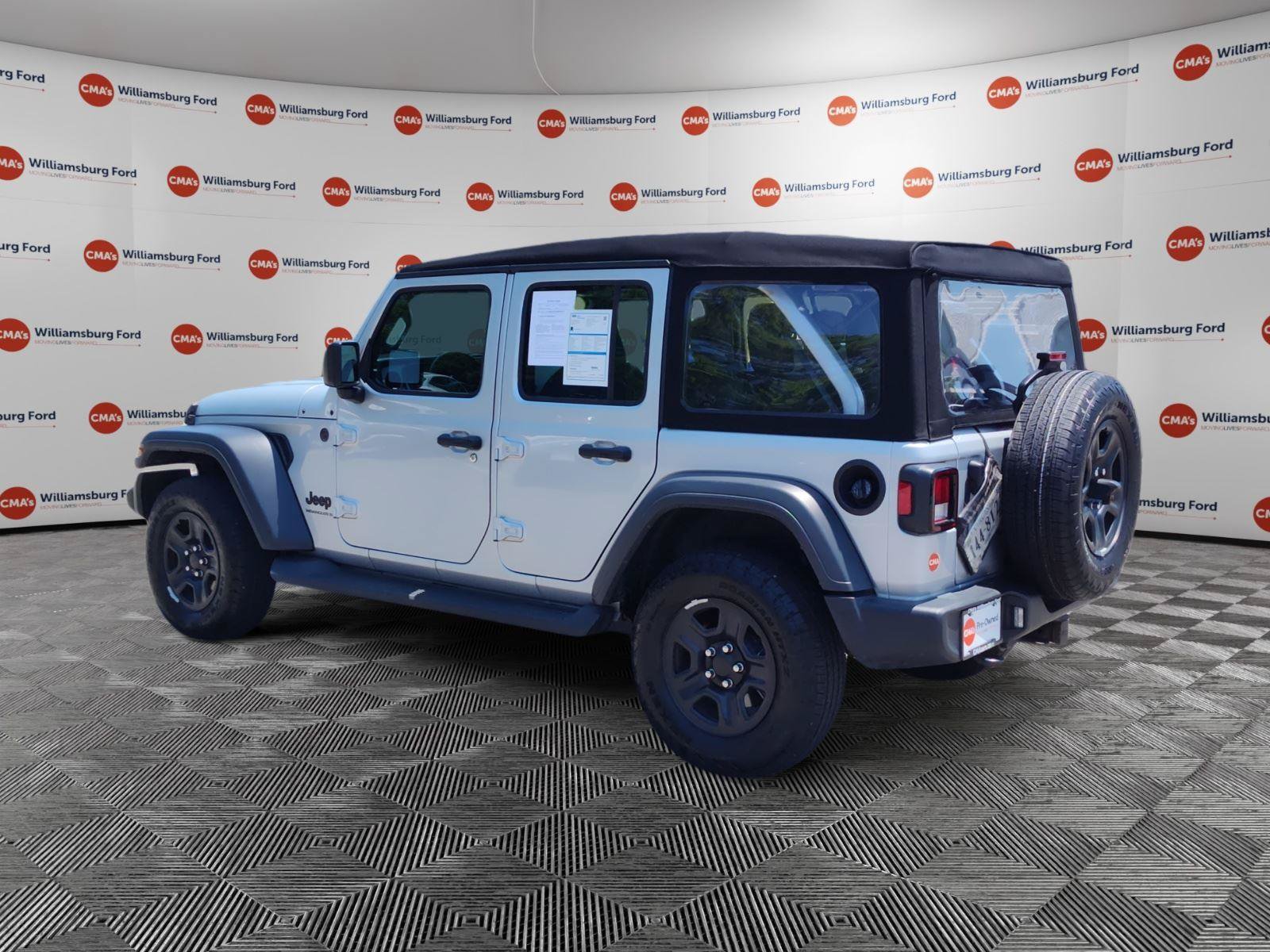 Used 2024 Jeep Wrangler Unlimited Sport AWD/4WD image 3