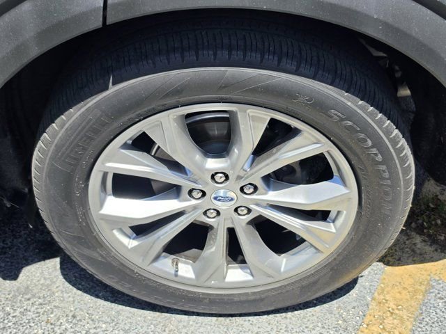 Certified 2023 Ford Explorer XLT w/ Equipment Group 202A RWD image 7