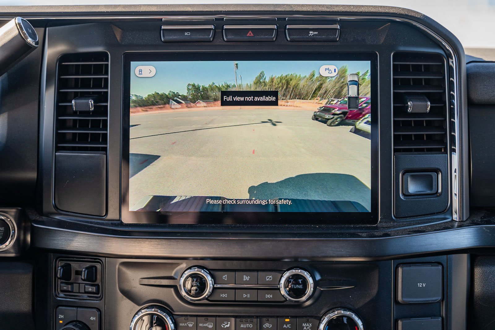 Certified 2024 Ford F250 Lariat w/ Black Appearance Package image 36