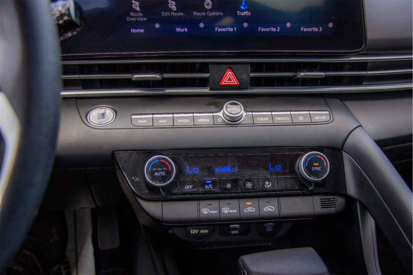Used 2024 Hyundai Elantra SEL FWD image 14
