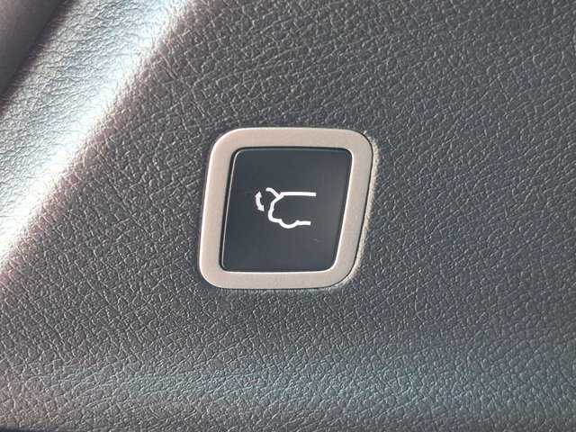 Used 2025 Chrysler Pacifica Limited FWD image 34