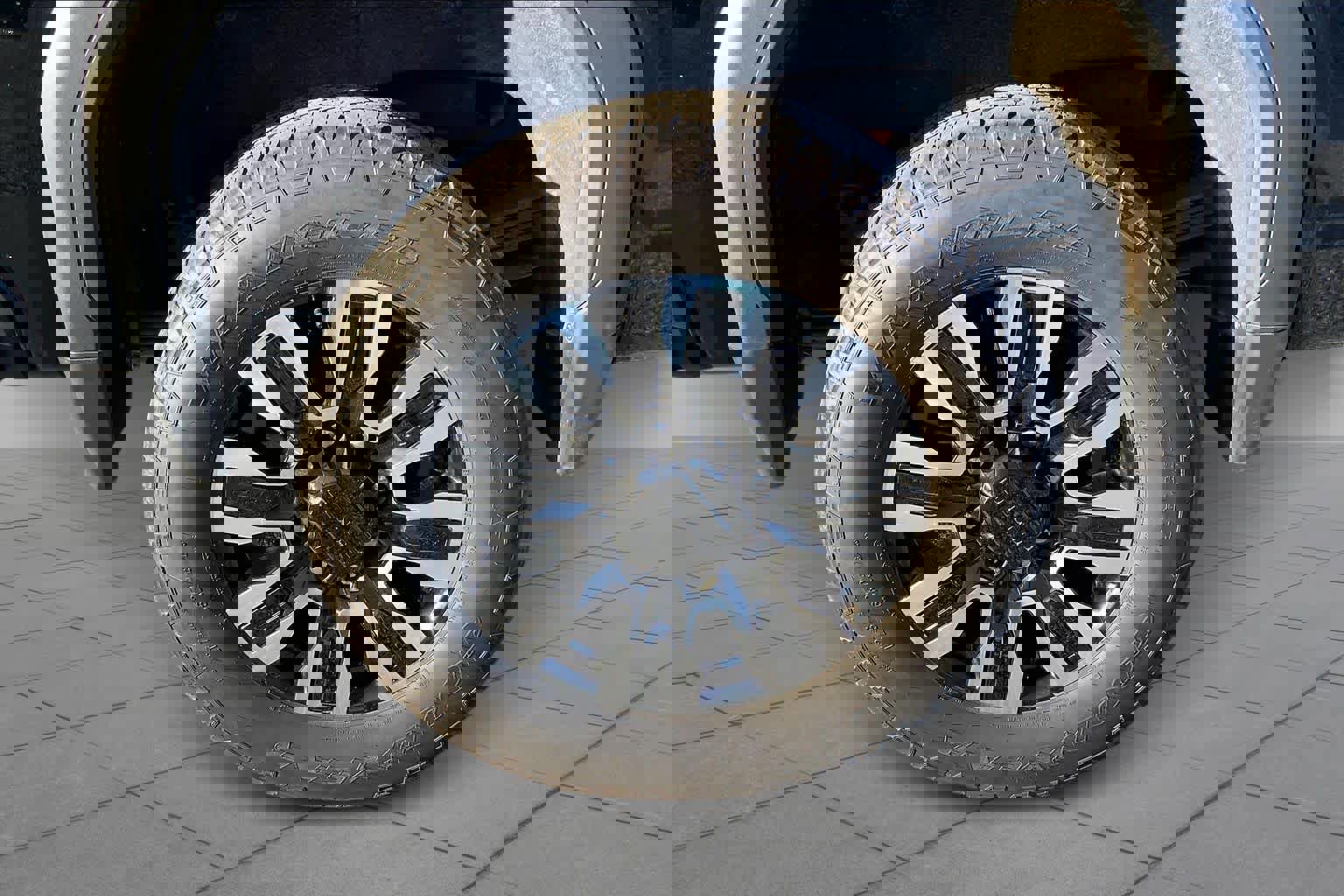 Used 2024 GMC Sierra 2500 Denali Ultimate image 12