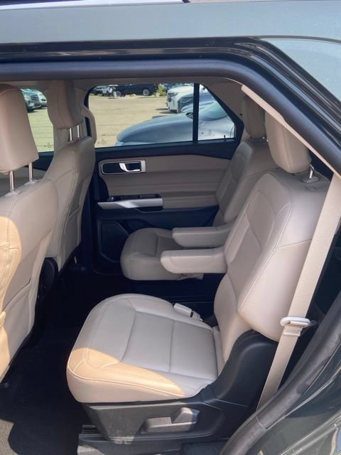 Certified 2024 Ford Explorer XLT w/ Equipment Group 202A AWD/4WD image 6