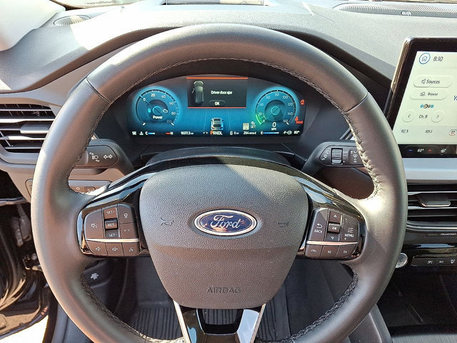 Certified 2023 Ford Escape SE w/ PHEV Premium Package FWD image 16