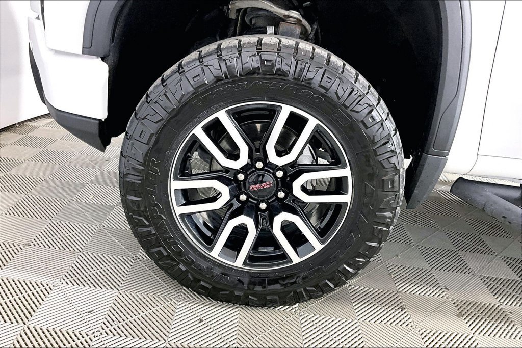 Used 2023 GMC Sierra 1500 AT4 w/ AT4 Premium Package AWD/4WD image 7