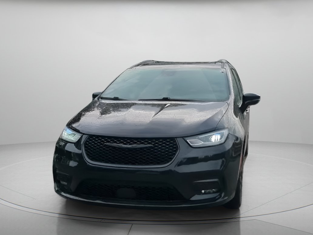 Used 2025 Chrysler Pacifica Limited FWD image 5