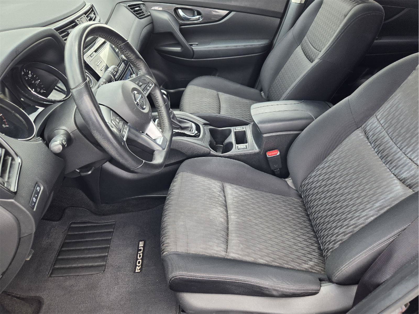 Used 2017 Nissan Rogue SV FWD image 12